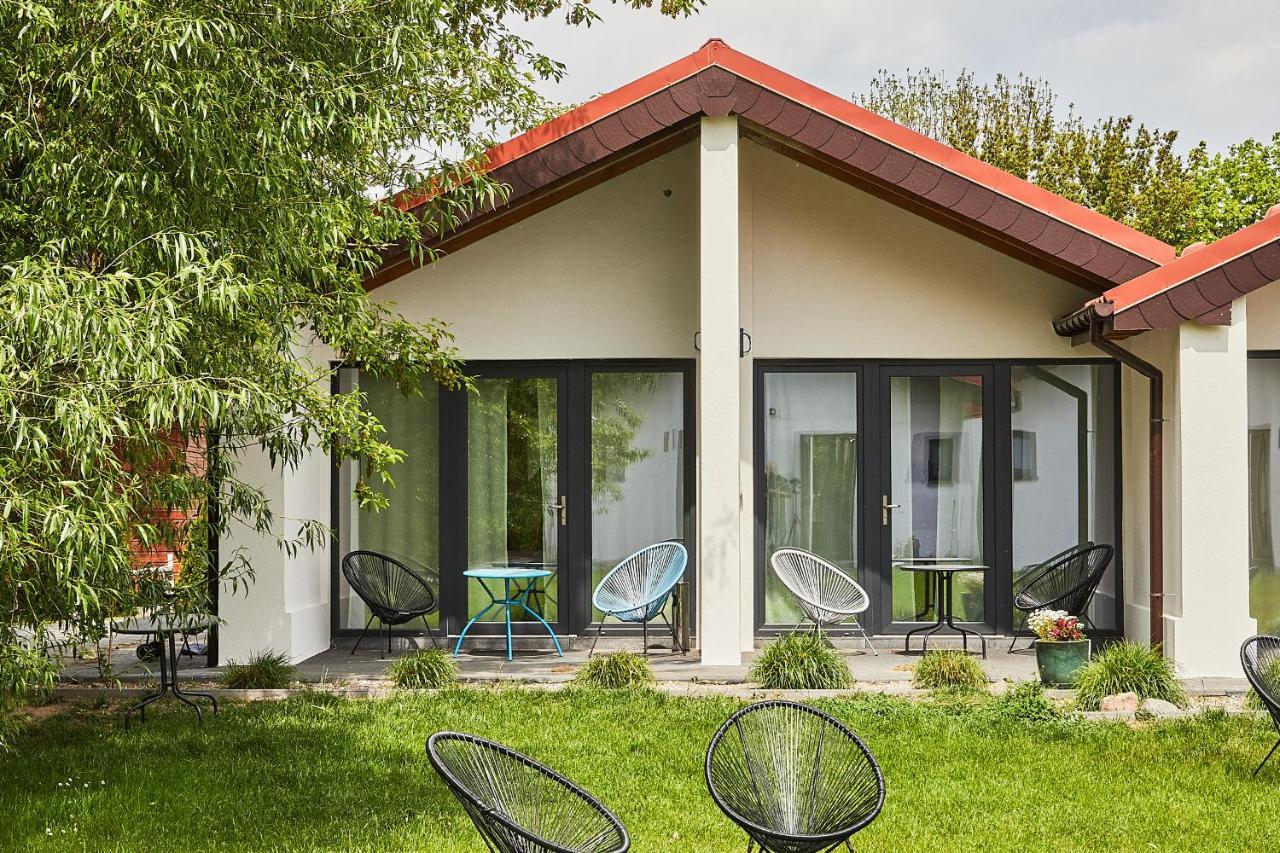 Sadova Park Villa Ślesin Exteriör bild
